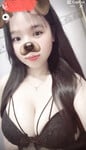 Em Nhu Y ngon cơm khoe vú