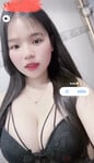 Em Nhu Y ngon cơm khoe vú