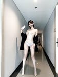 Đang show hàng ở chung cư thì bị người lạ phát hiện (PIC)