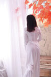 Em mẫu ruột nude cùng bộ trang phục áo dài