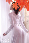 Em mẫu ruột nude cùng bộ trang phục áo dài