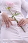 Em mẫu ruột nude cùng bộ trang phục áo dài