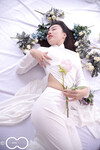 Em mẫu ruột nude cùng bộ trang phục áo dài