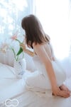 Em mẫu ruột nude cùng bộ trang phục áo dài