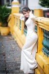 Em mẫu ruột nude cùng bộ trang phục áo dài