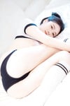 Nnian đã thể hiện một phong cách cosplay gợi cảm và sexy