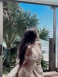 Em gái bikini