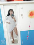 Em gái áo dài show hàng