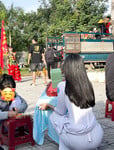 quay lén bạn cùng lớp