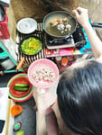 Qua phòng trọ chị U45 chơi mà nhìn mông chị nứng quá ae ơi!