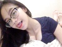 Em dâm lè lưỡi