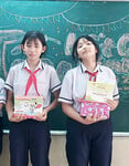 Mấy em gái NTMK trong bóng chuyền