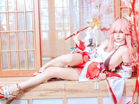 Cosplay genshin Yae Miko và Ei