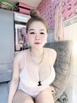 Em gái xinh Thảo Hiền show vú quá to của mình