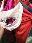 Thích bú liếm quần lót