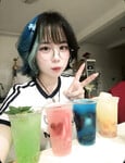 Mèo simmy bận đồ ngon quá