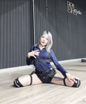 Tiktoker show vú bướm (AI)