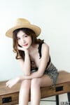 E xinh căng tròn mọng nước