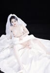 Cô dâu chụp ảnh nude để kỉ niệm ngày cưới của mình