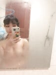 Nhà có đứa em gái mới lớn cứ thích phanh ngực thế này