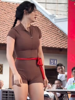 Lột đồ gái xinh