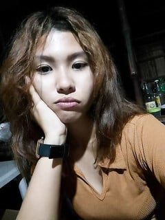 Em teen Philippines chụp cặp vú nhỏ nhắn gửi cho trai
