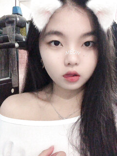 Em gái *** nứng lồn